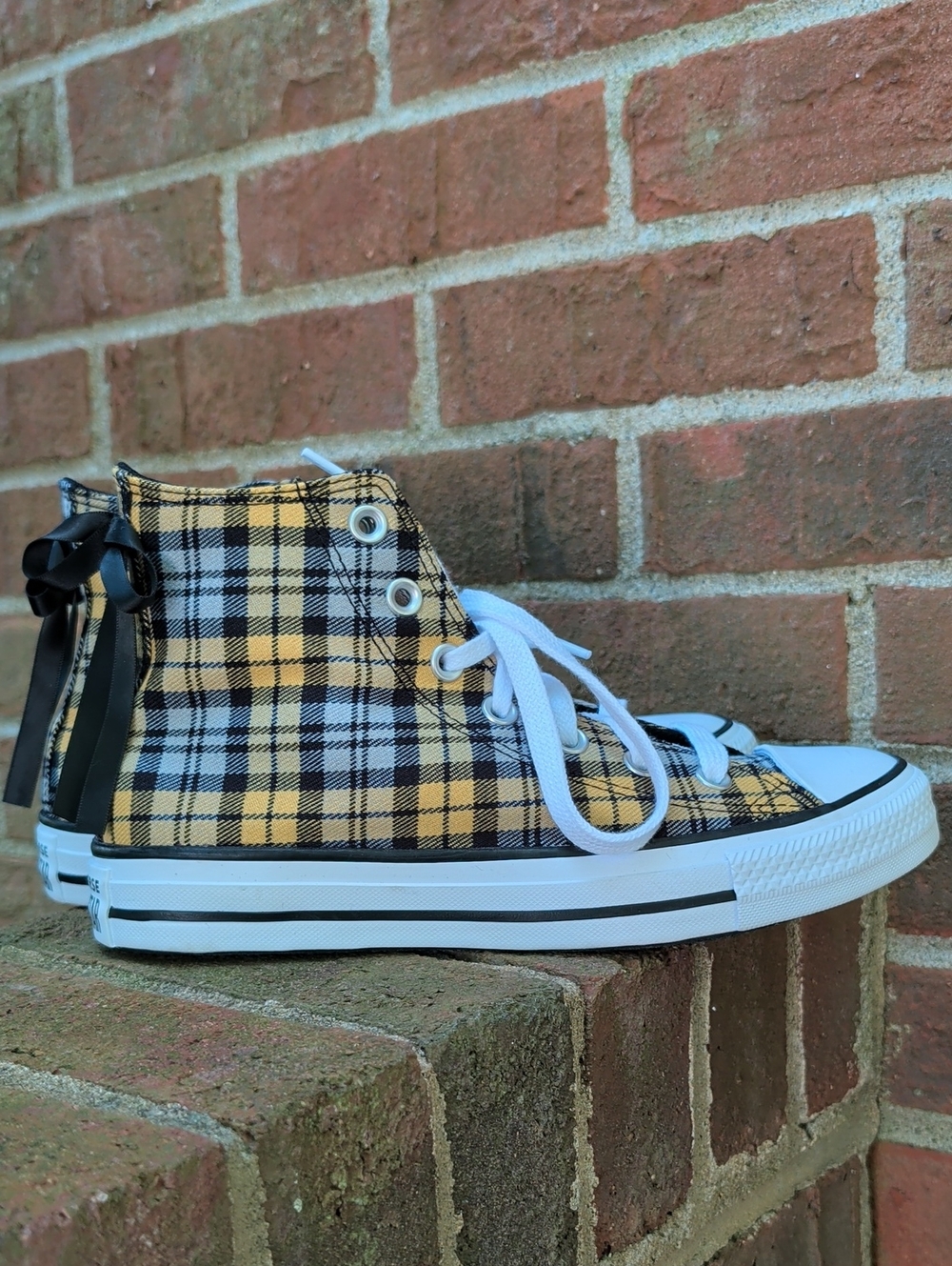 Converse Unisex Yellow and Black Plaid HighTop Bow  Sneakers Size 7.5 (1327)